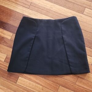 Banana Republic Elegant Black Women's Skirt Size 12 *pockets!* EUC